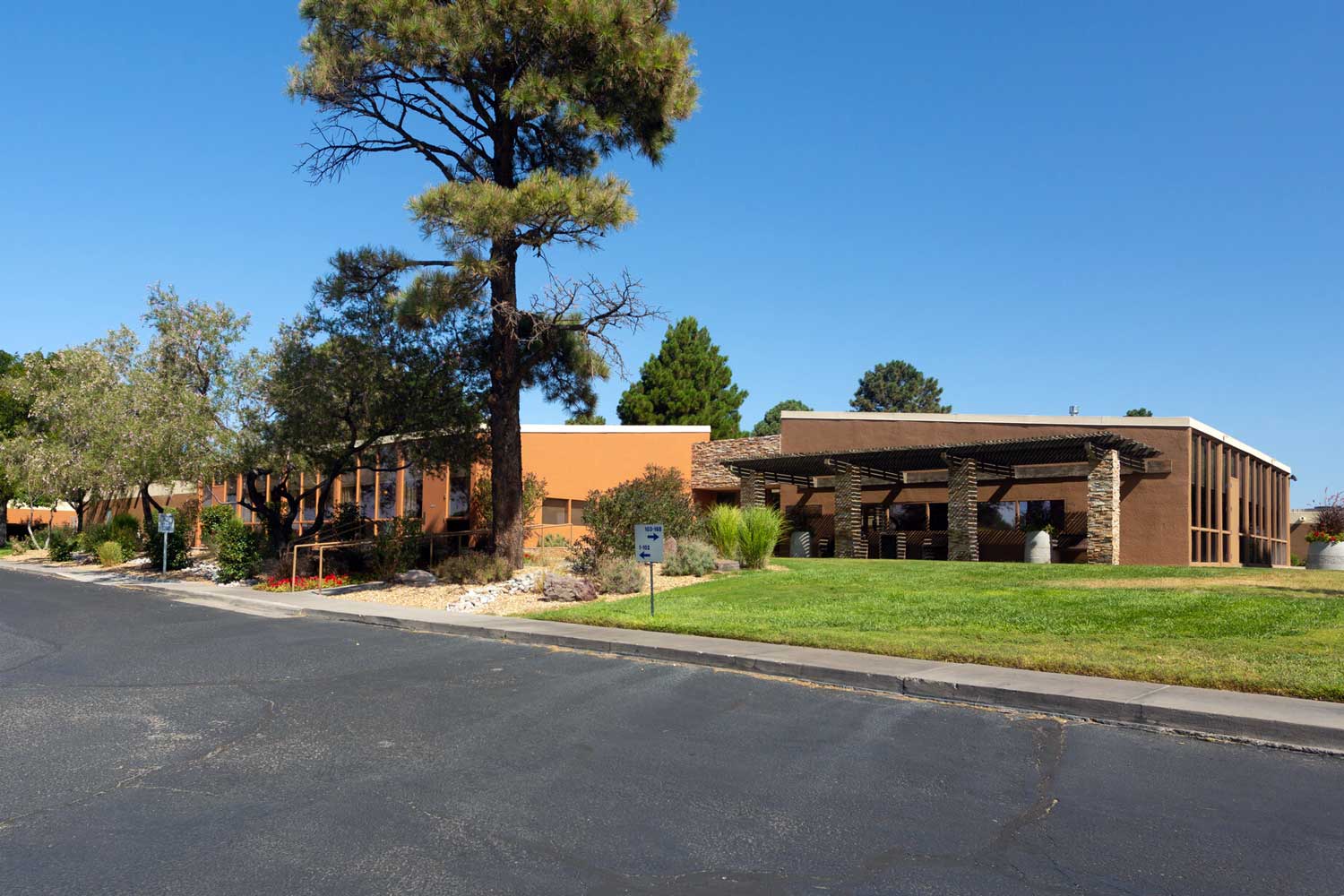 Cooper Street Capital Apartment Management Investments Multi-Family Property Operations Vista Grande facade